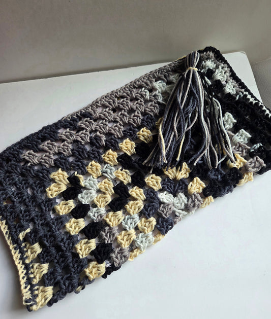 Black Dove Granny Square Londyn